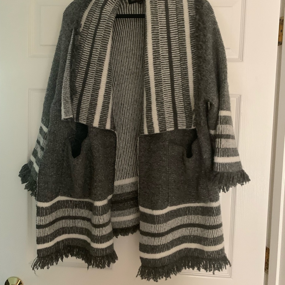 Beautiful Open Front Sweater - EUC - L/XL